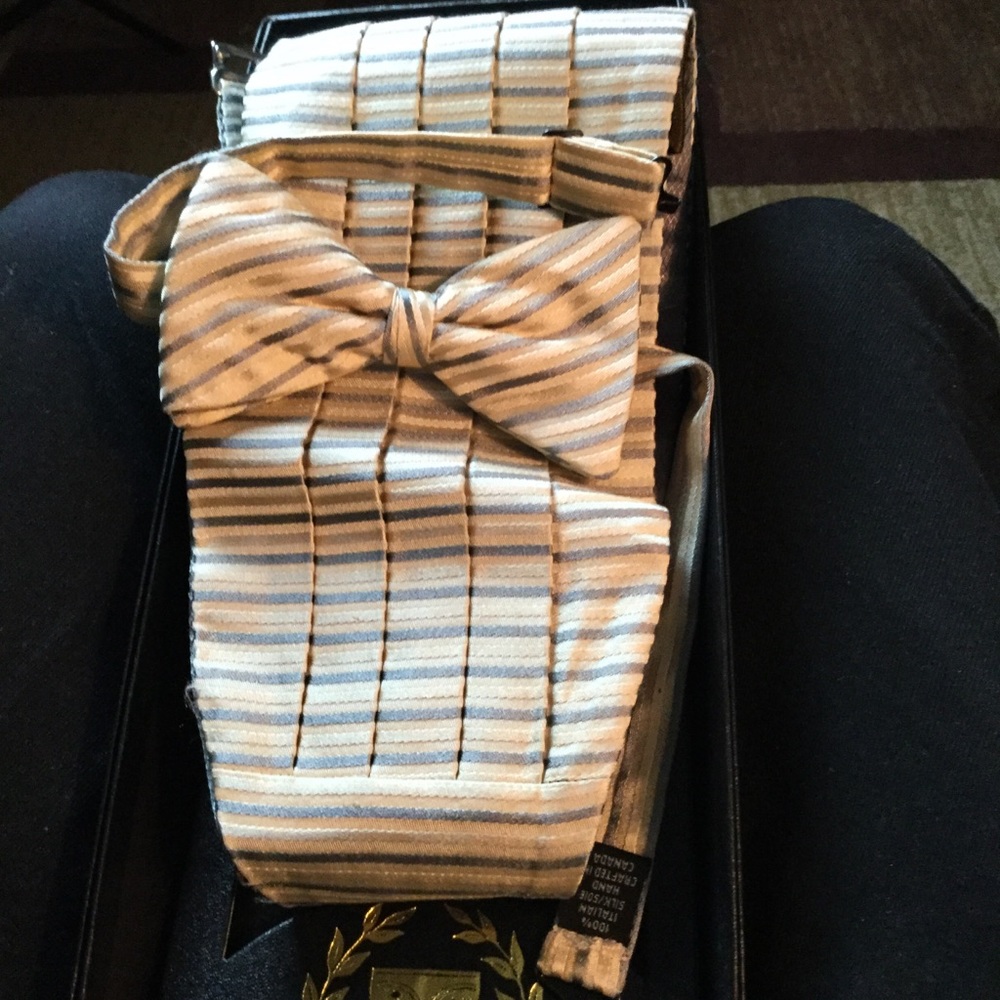 Silk cummerbund and bow tie by Dion made in Italy